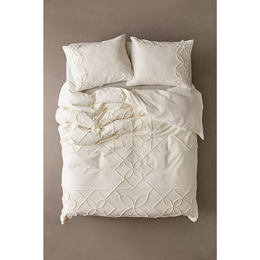 New Urban Outfitters Daya Tufted Duvet Set With Reusable Fabric Bag Size Twin